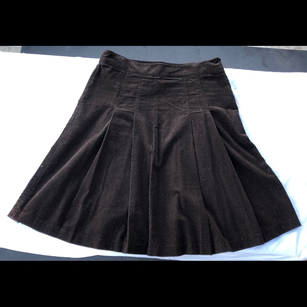 Brown fine corduroy pleated Jones New York skirt